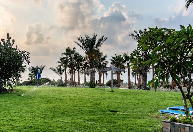 Helios Bay Hotel And Suites