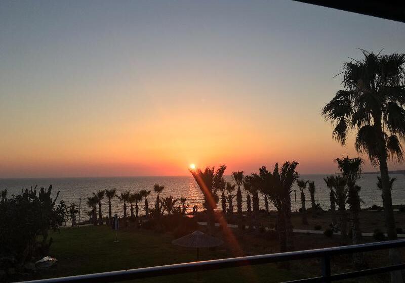 Helios Bay Hotel And Suites