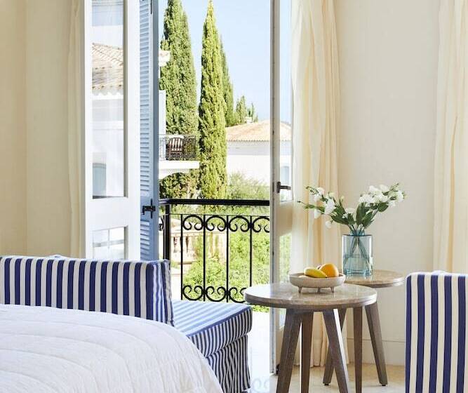 בית מלון כפרי Anassa