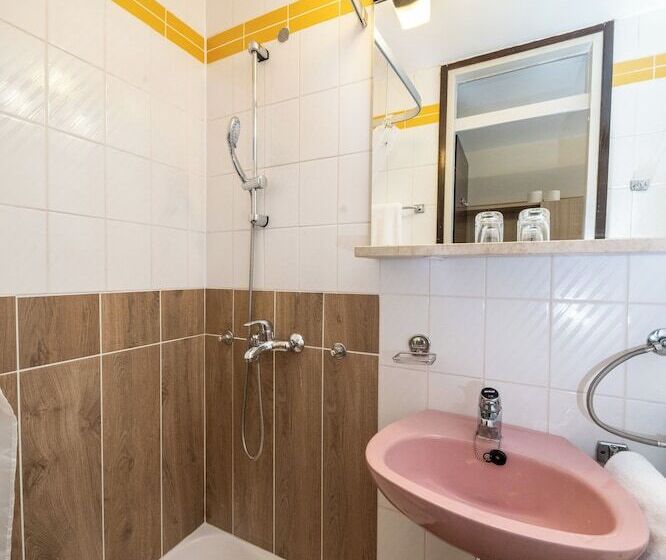 בית מלון כפרי Bellevue