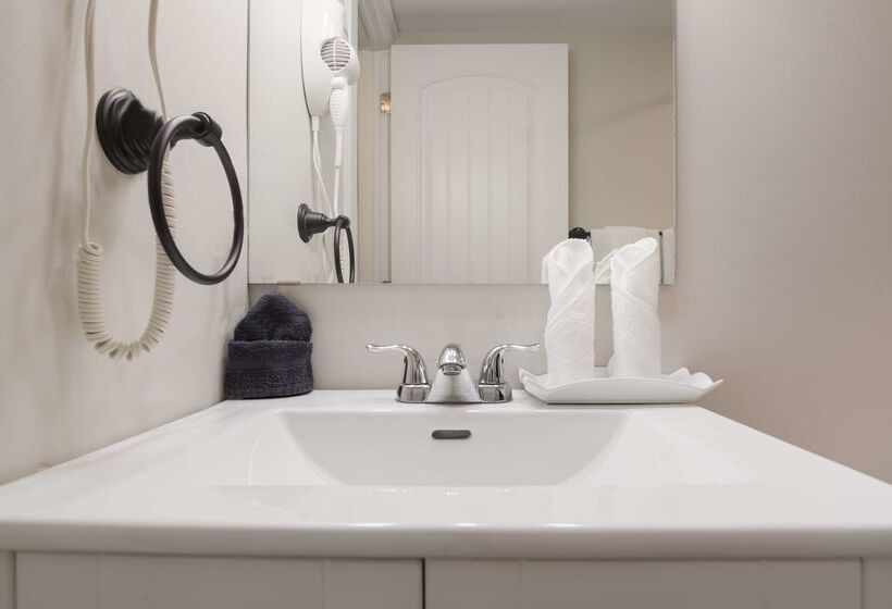 Hotel Canadas Best Value Inn & Suites Charlottetown