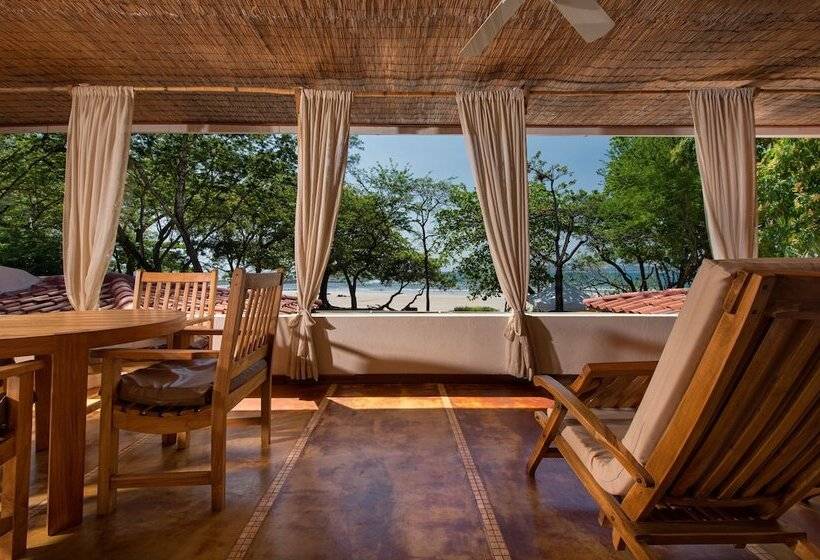 호텔 Capitan Suizo Beachfront Boutique