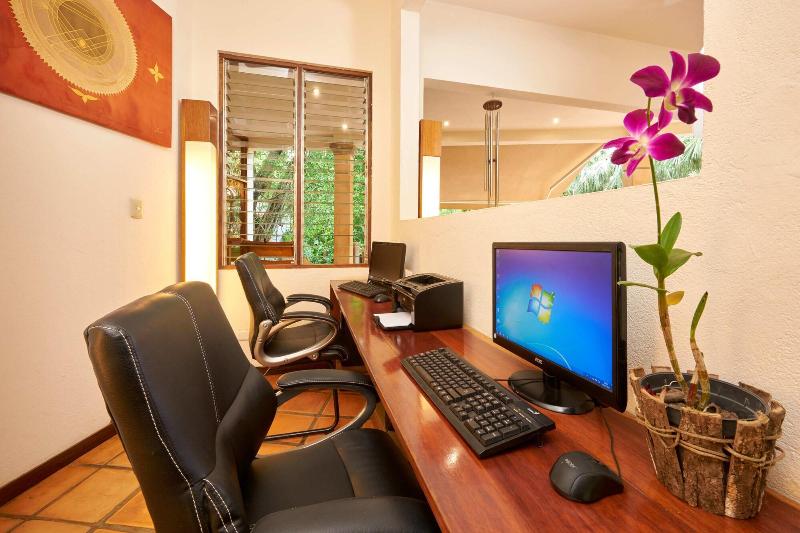 호텔 Capitan Suizo Beachfront Boutique