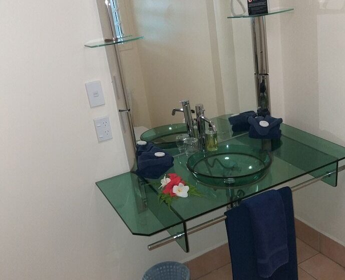 هتل Club Raro Resort  Adults Only