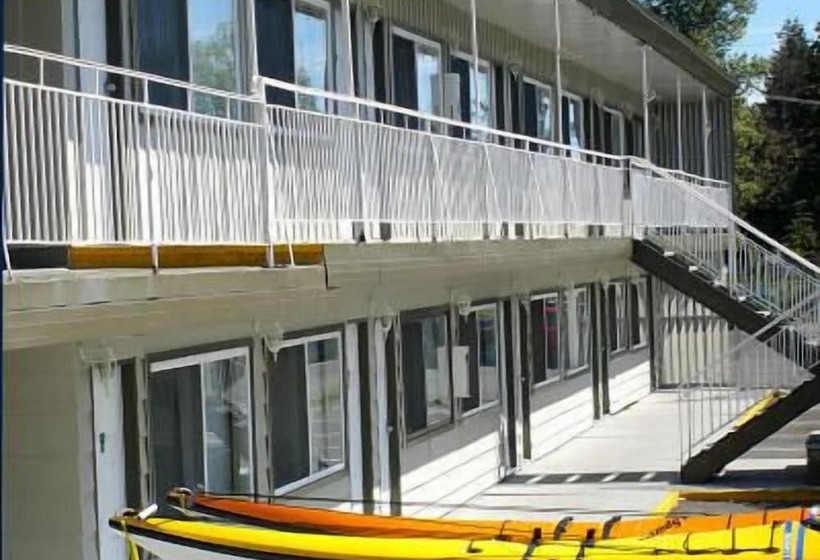 فندق Comox Valley Inn & Suites