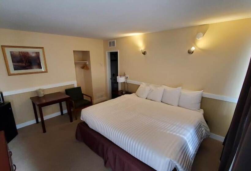 בית מלון כפרי Comox Valley Inn & Suites