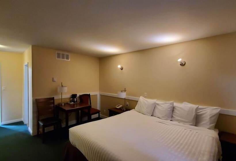 בית מלון כפרי Comox Valley Inn & Suites