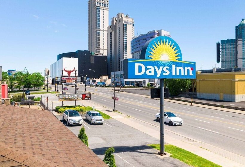 בית מלון כפרי Days Inn By Wyndham Fallsview