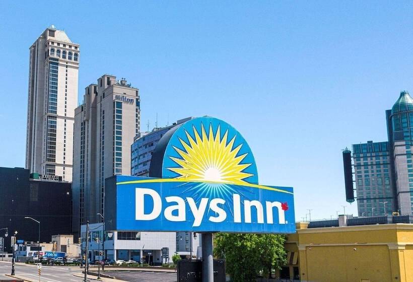 בית מלון כפרי Days Inn By Wyndham Fallsview