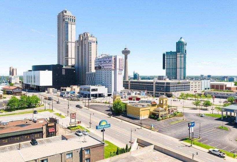 בית מלון כפרי Days Inn By Wyndham Fallsview