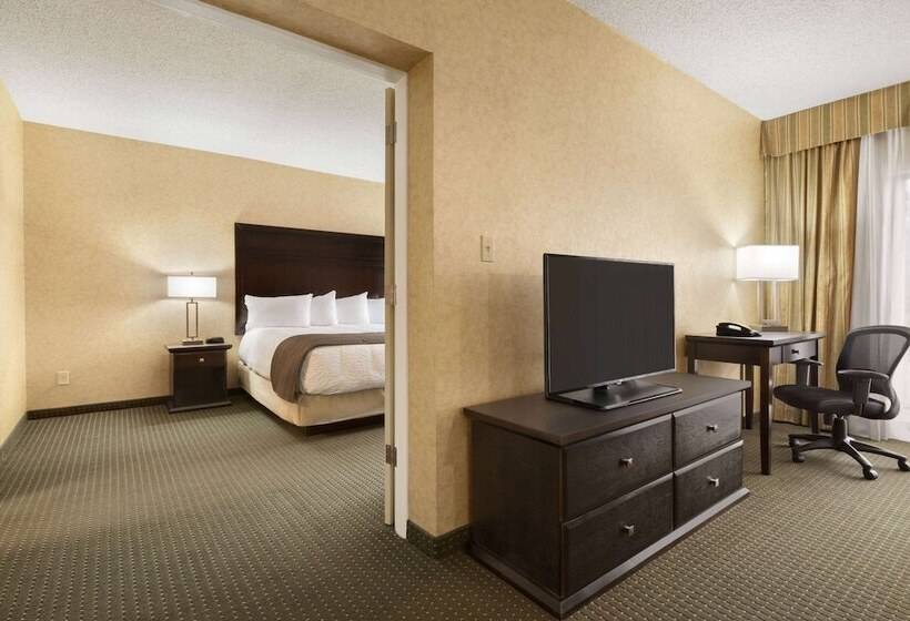 בית מלון כפרי Days Inn By Wyndham Cranbrook Conference Centre