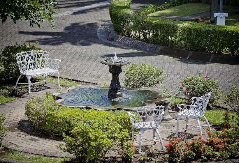 El Rodeo Estancia Boutique Hotel & Steakhouse