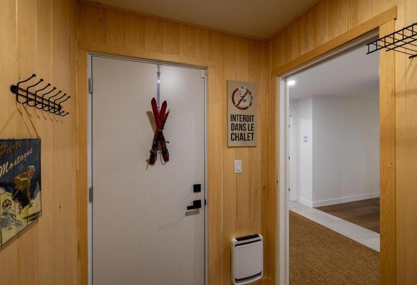 ホテル Hebergement Montsteanne Condos