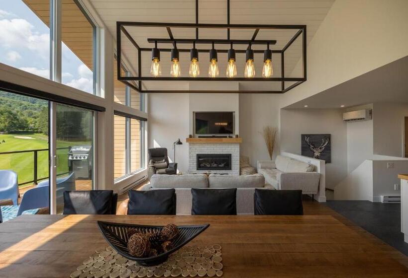 ホテル Hebergement Montsteanne Condos