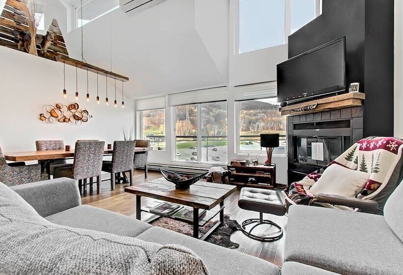 ホテル Hebergement Montsteanne Condos