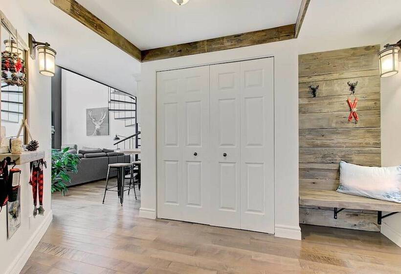 ホテル Hebergement Montsteanne Condos