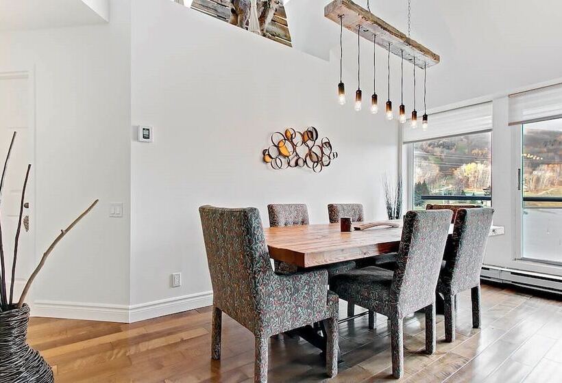 ホテル Hebergement Montsteanne Condos