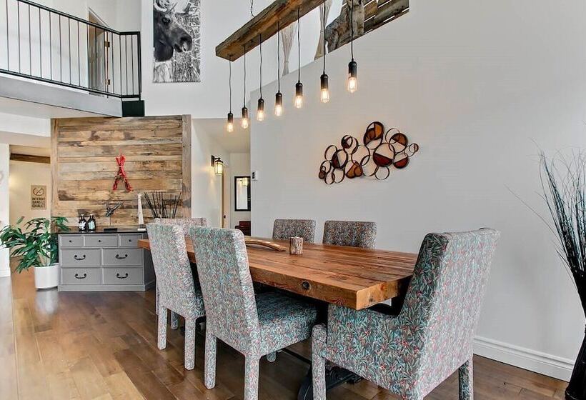 ホテル Hebergement Montsteanne Condos