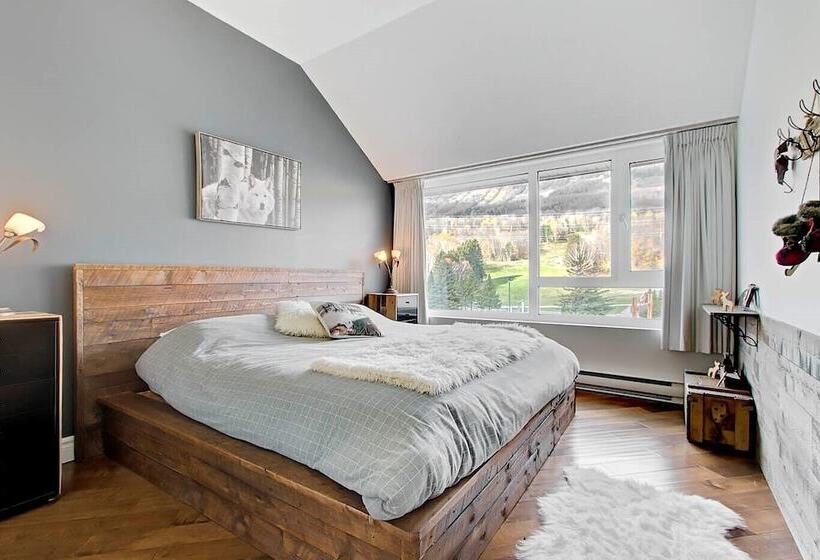 ホテル Hebergement Montsteanne Condos