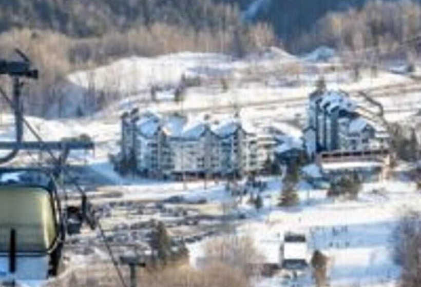 ホテル Hebergement Montsteanne Condos