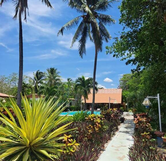 Отель Las Espuelas, Bar & Restaurant