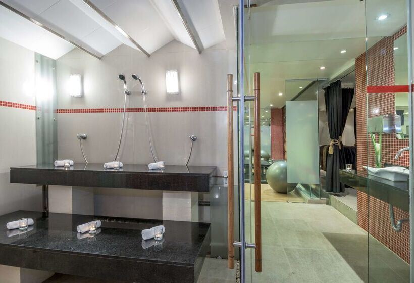 Отель NH Collection Bogota Hacienda Royal