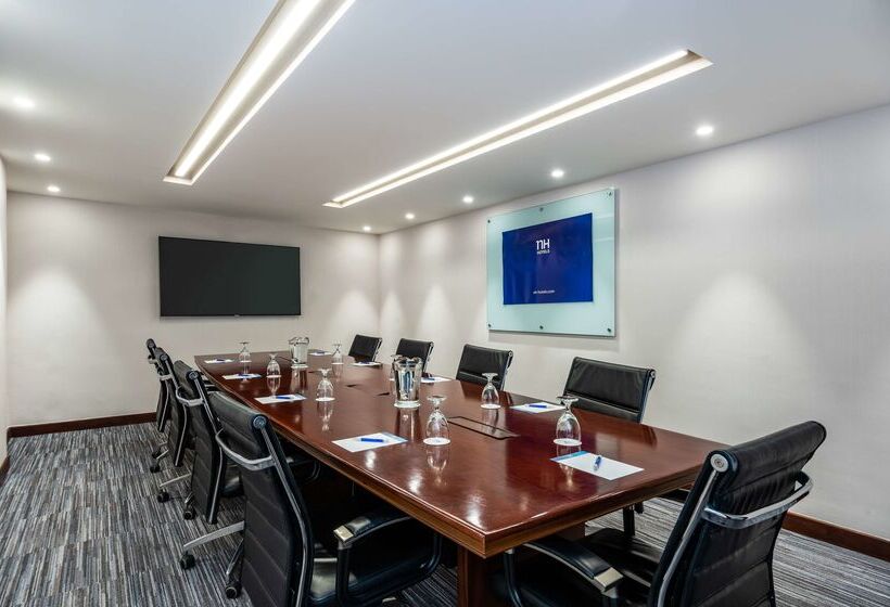 בית מלון כפרי NH Bogota Pavillon Royal