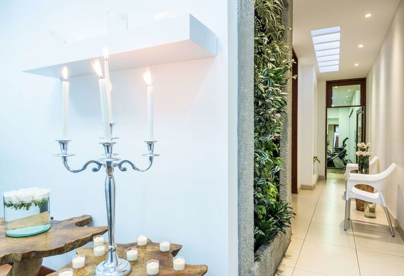 בית מלון כפרי NH Bogota Pavillon Royal