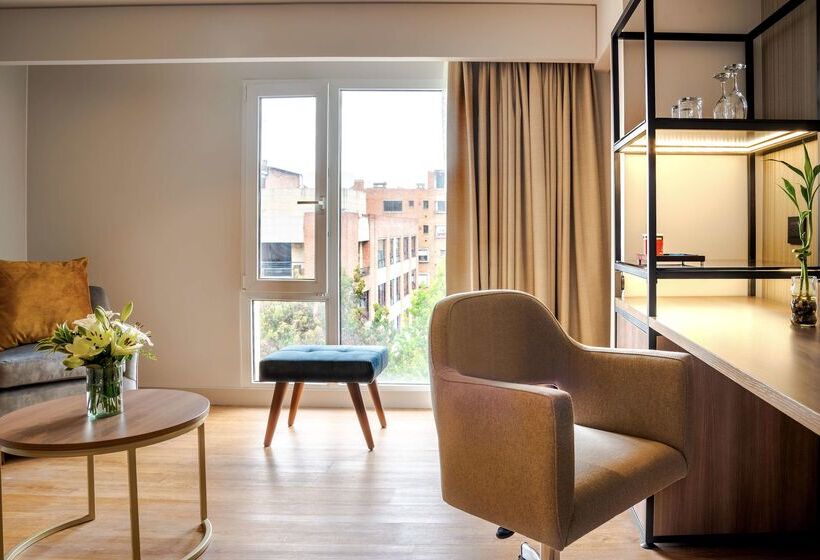 בית מלון כפרי NH Bogota Pavillon Royal