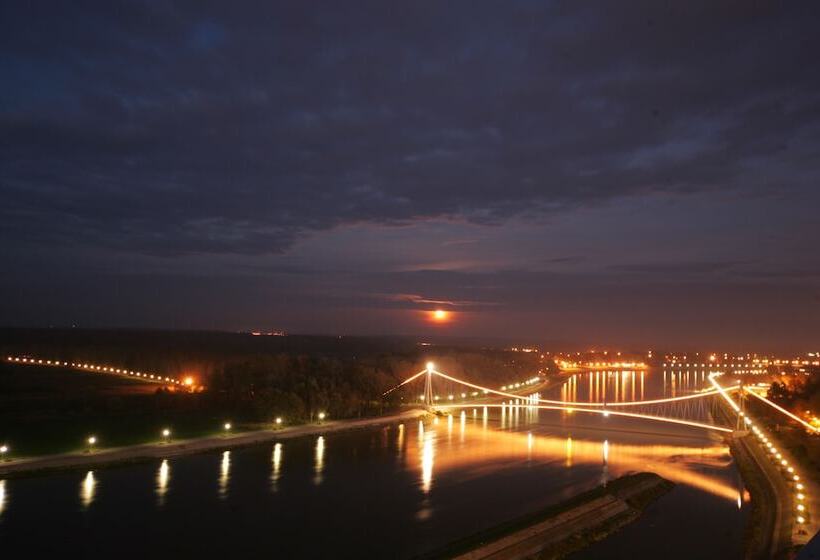 فندق Osijek