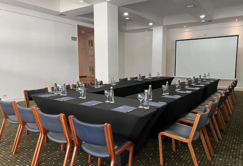 ホテル Poblado Plaza