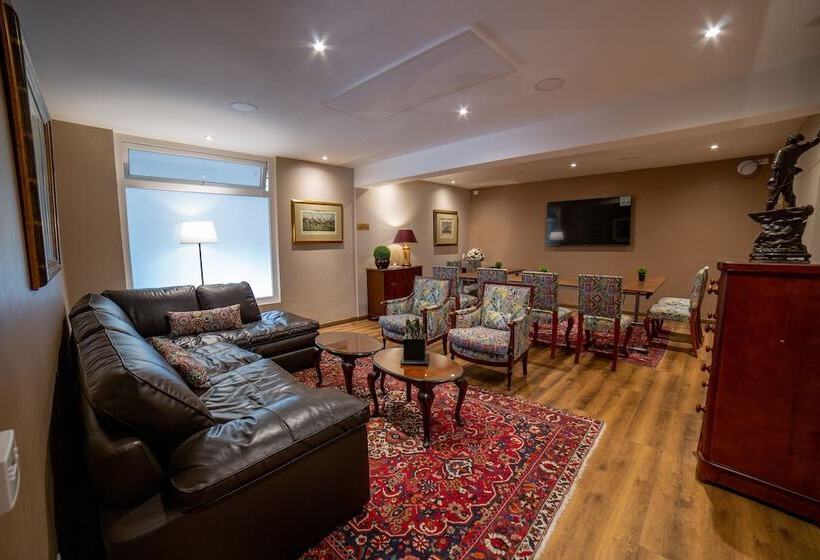 هتل Porton Bogota