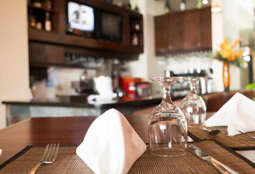 Rincon Del Valle Hotel & Suites