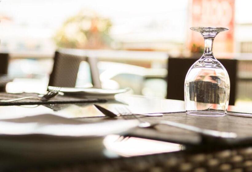 Rincon Del Valle Hotel & Suites