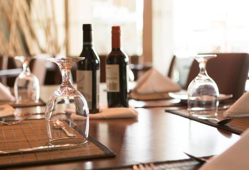 Rincon Del Valle Hotel & Suites