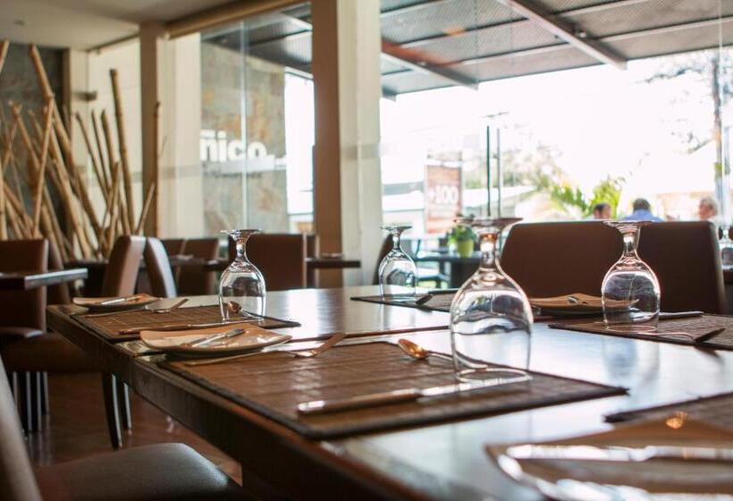 Rincon Del Valle Hotel & Suites