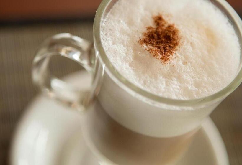 Rincon Del Valle Hotel & Suites