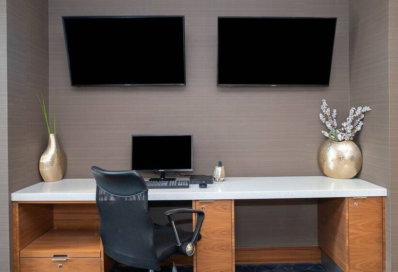 فندق Sandman Signature Mississauga