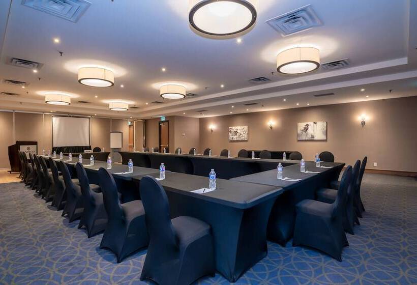 فندق Sandman Signature Mississauga