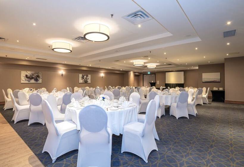 فندق Sandman Signature Mississauga