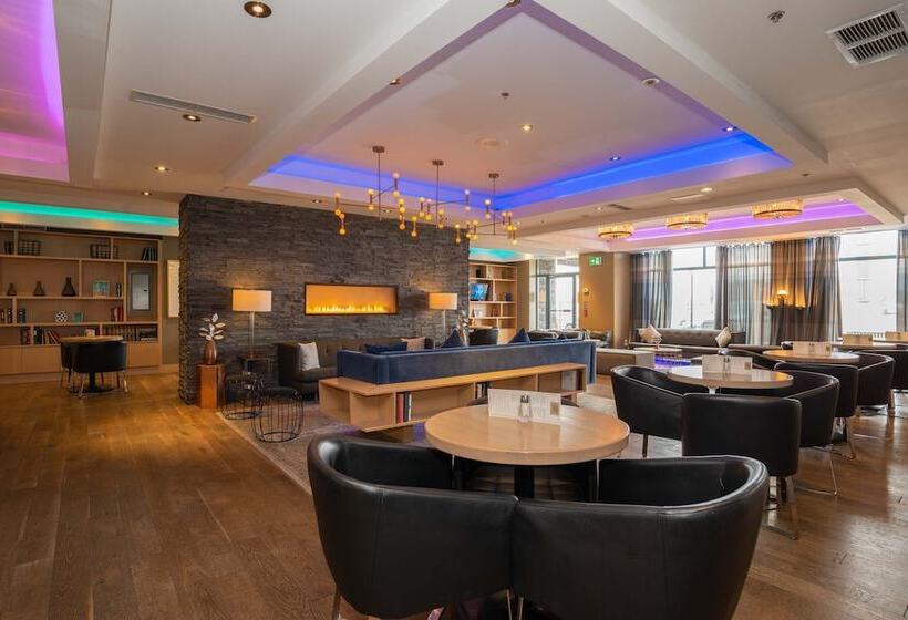 فندق Sandman Signature Mississauga