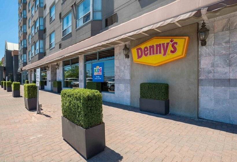 فندق Sandman Signature Mississauga