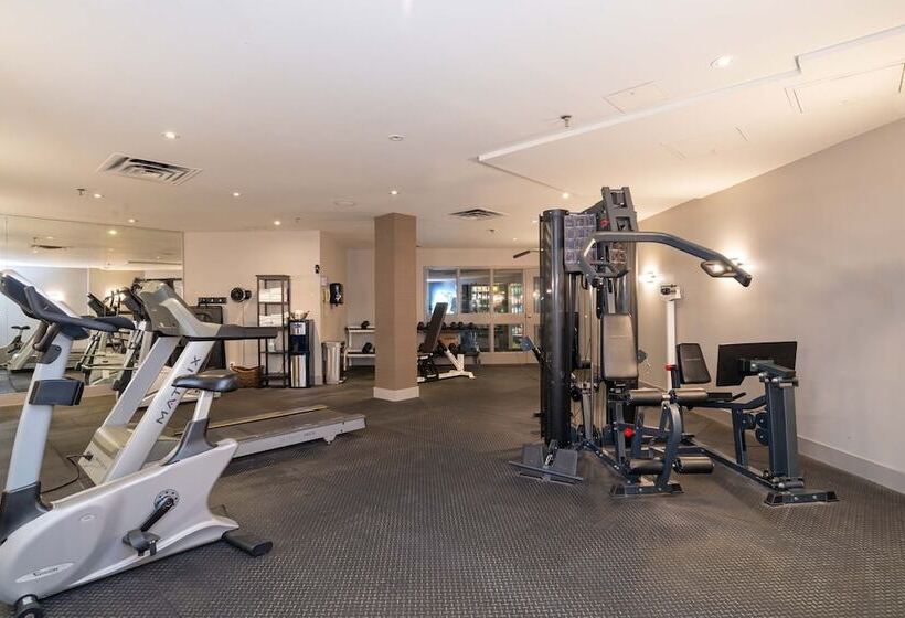 فندق Sandman Signature Mississauga