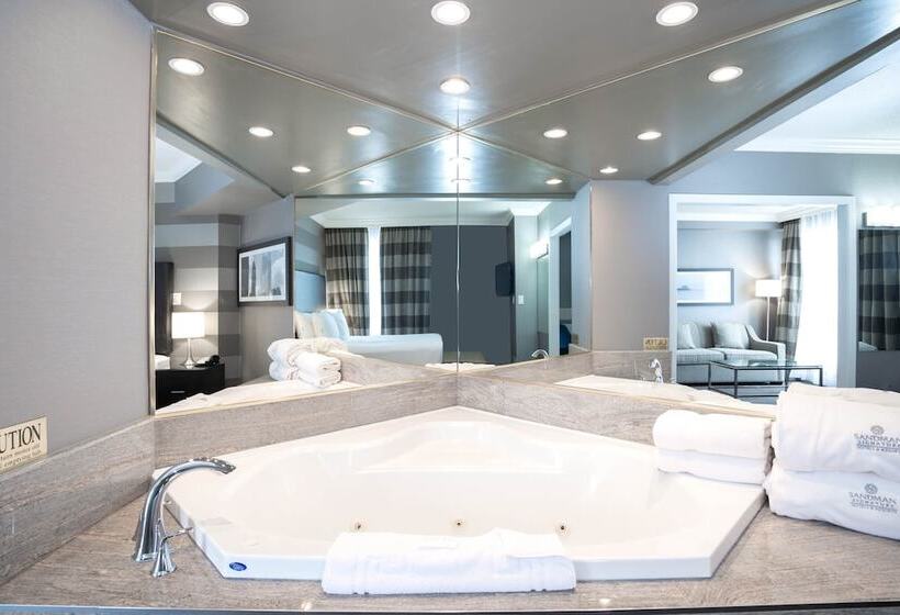 فندق Sandman Signature Mississauga