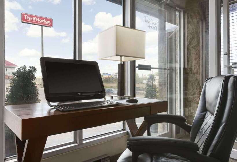 فندق Thriftlodge Saskatoon