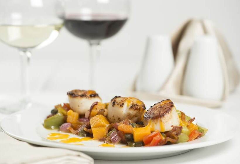 Sinbads Hotel & Suites