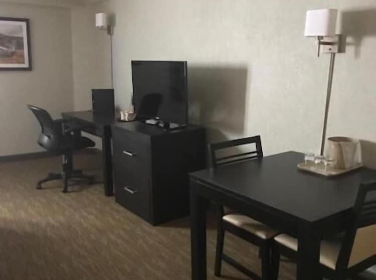 Sinbads Hotel & Suites