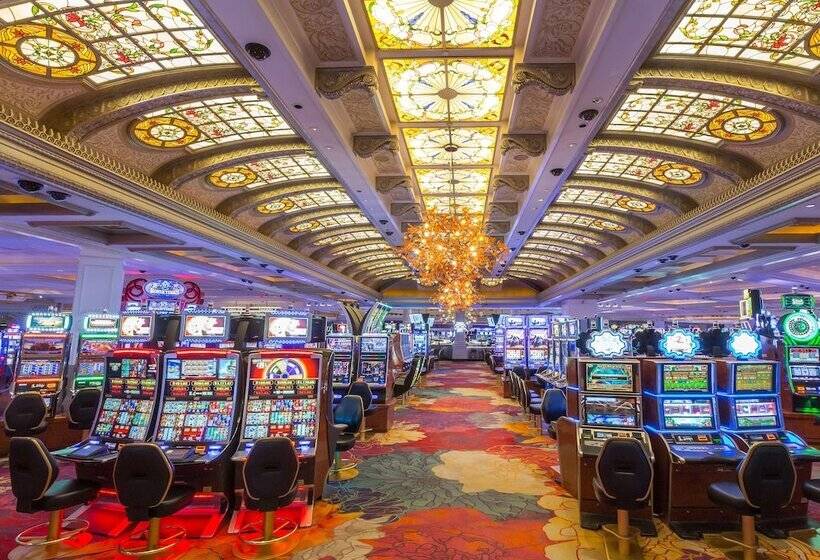 Skyline Hotel & Waterpark