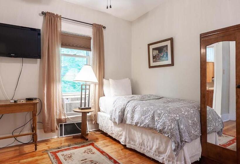 ホテル Stone Maiden Inn