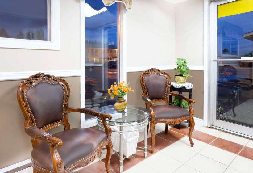 בית מלון כפרי Super 8 By Wyndham Quesnel Bc